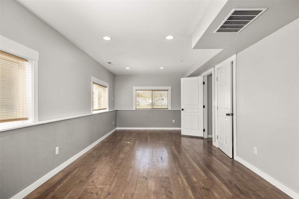 4 Bedroom Single Family Home/House's Image 16