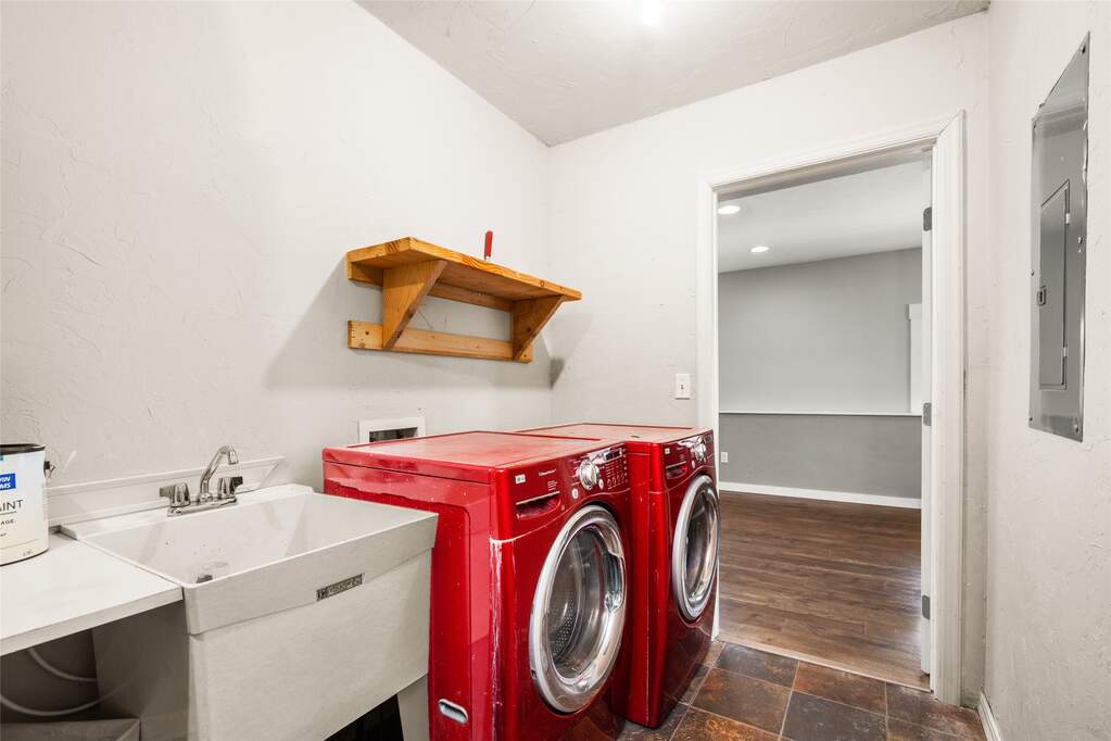 4 Bedroom Single Family Home/House's Image 21