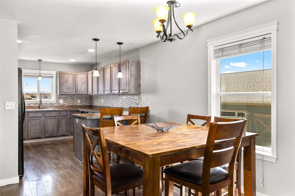 4 Bedroom Single Family Home/House's Image 3