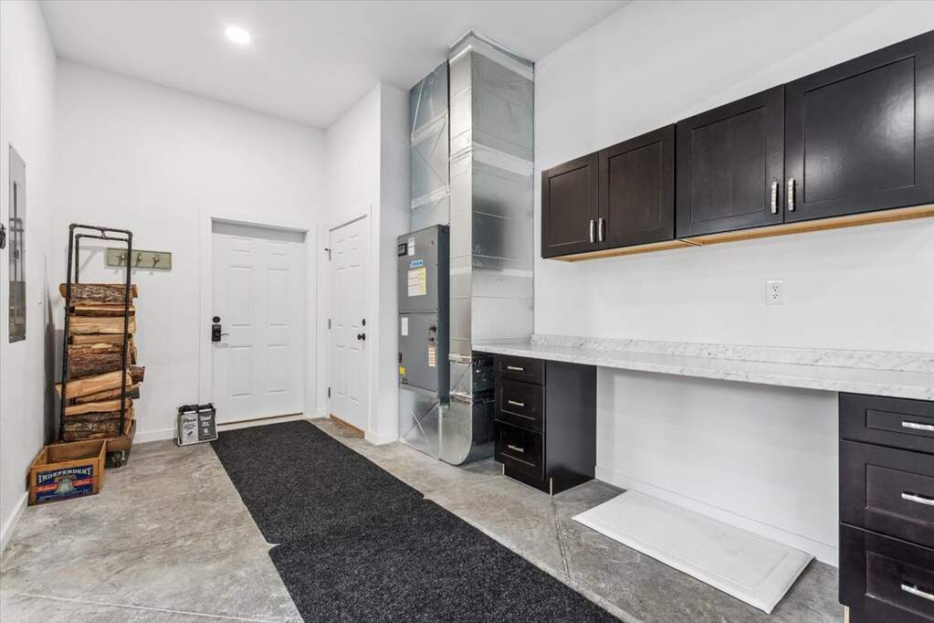3 Bedroom Single Family Home/House's Image 32
