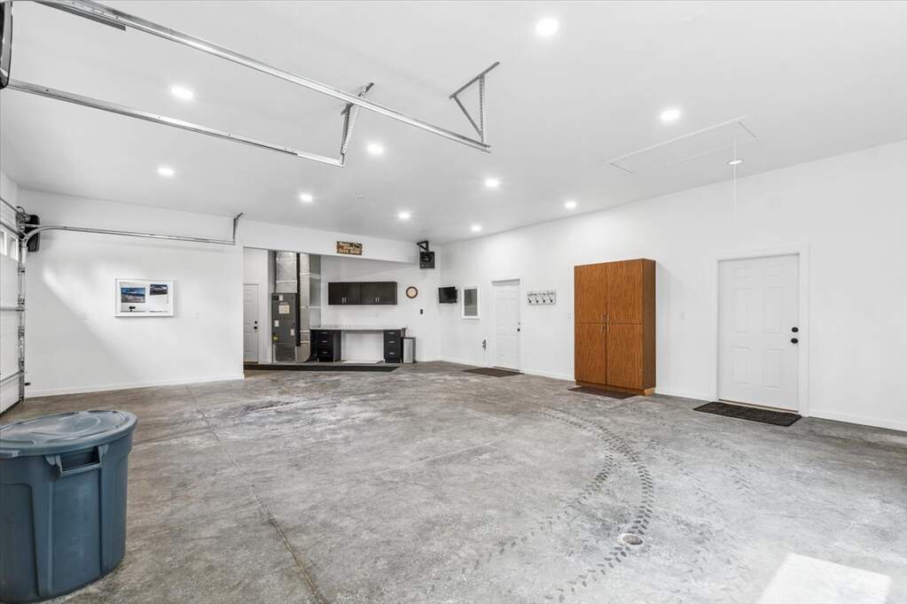 3 Bedroom Single Family Home/House's Image 33