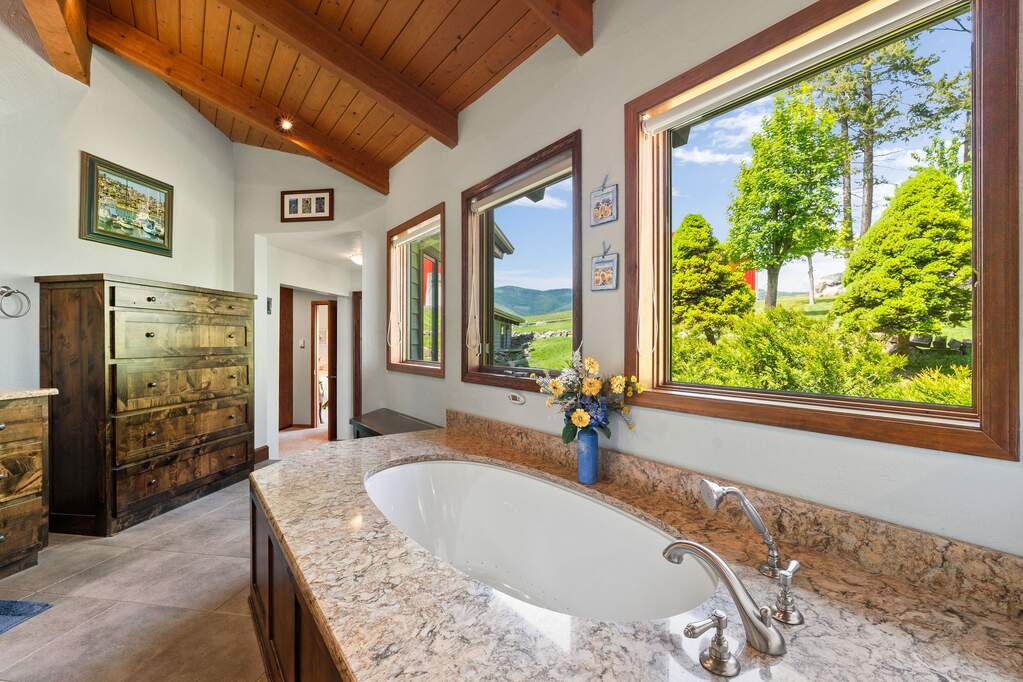 4 Bedroom Single Family Home/House's Image 25