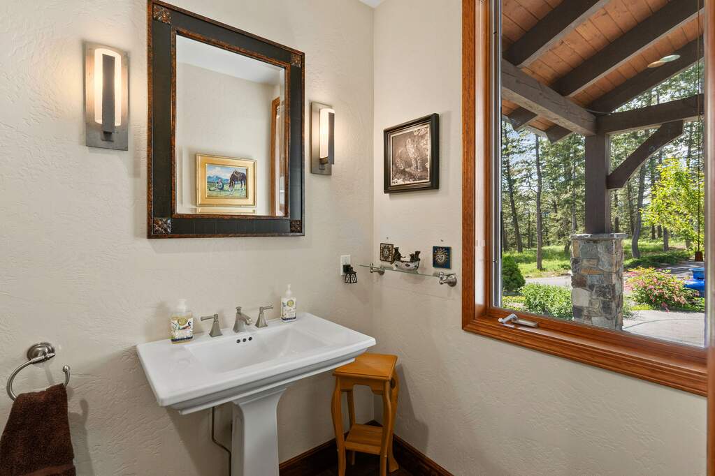 4 Bedroom Single Family Home/House's Image 31