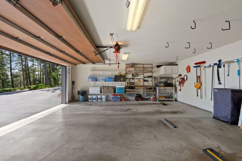 4 Bedroom Single Family Home/House's Image 35