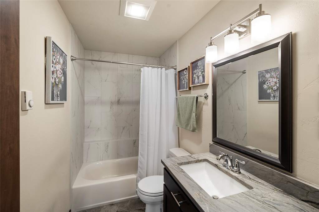 3 Bedroom Single Family Home/House's Image 15