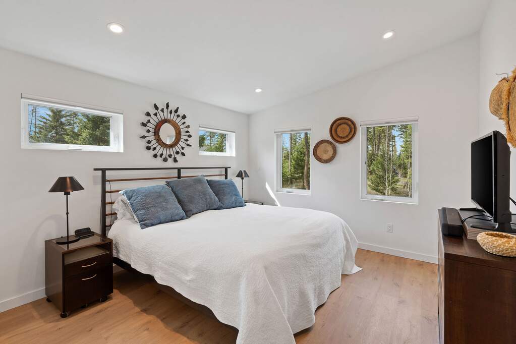 3 Bedroom Single Family Home/House's Image 42