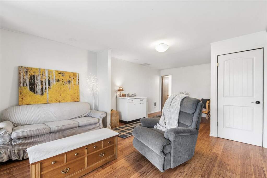 4 Bedroom Single Family Home/House's Image 18