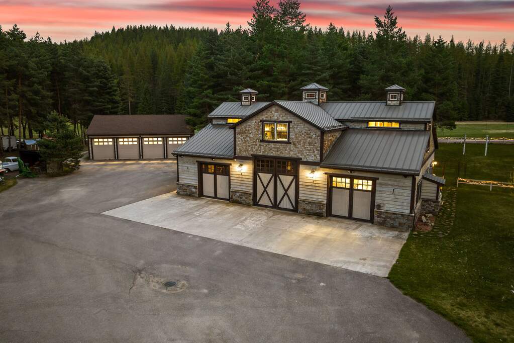 10 Bedroom Single Family Home/House's Image 99