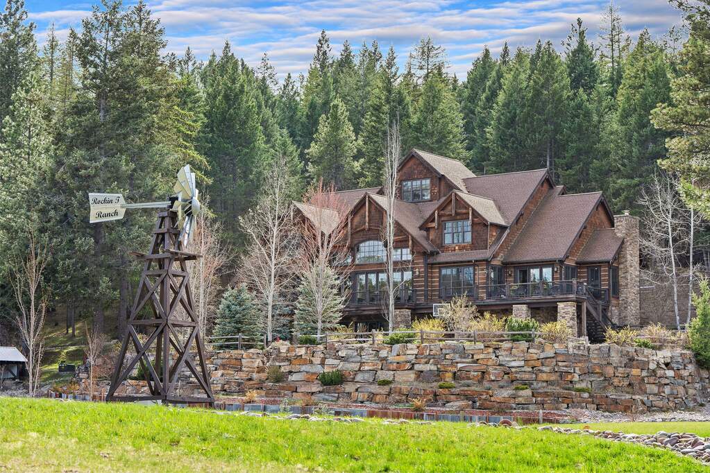10 Bedroom Single Family Home/House's Image 135