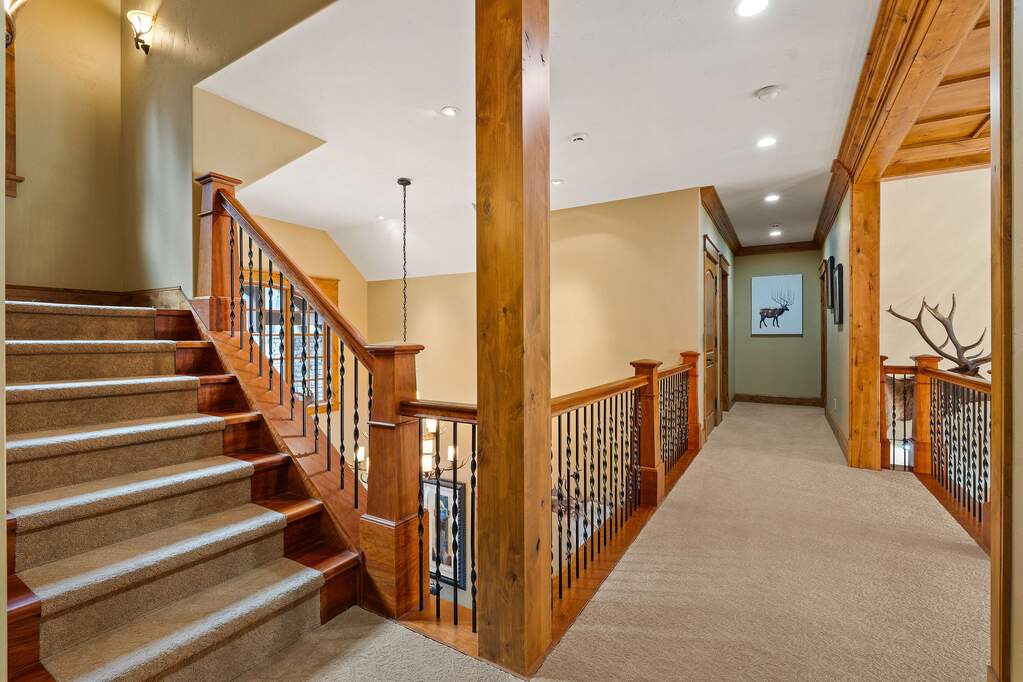 10 Bedroom Single Family Home/House's Image 47
