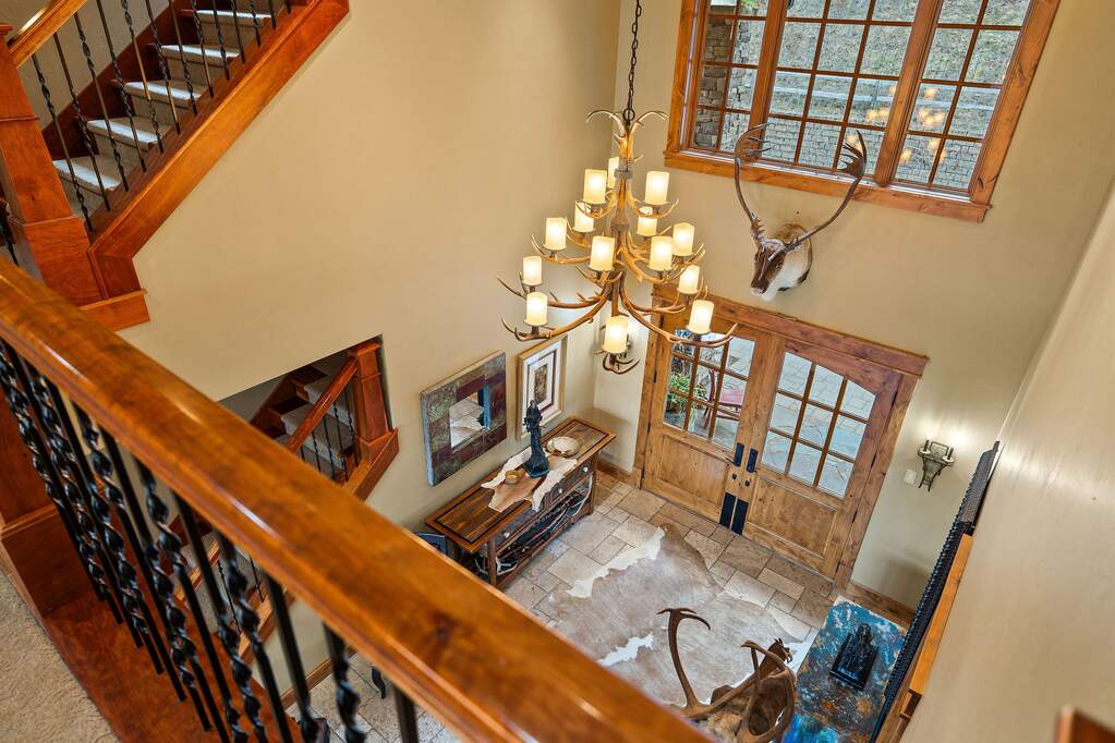 10 Bedroom Single Family Home/House's Image 48
