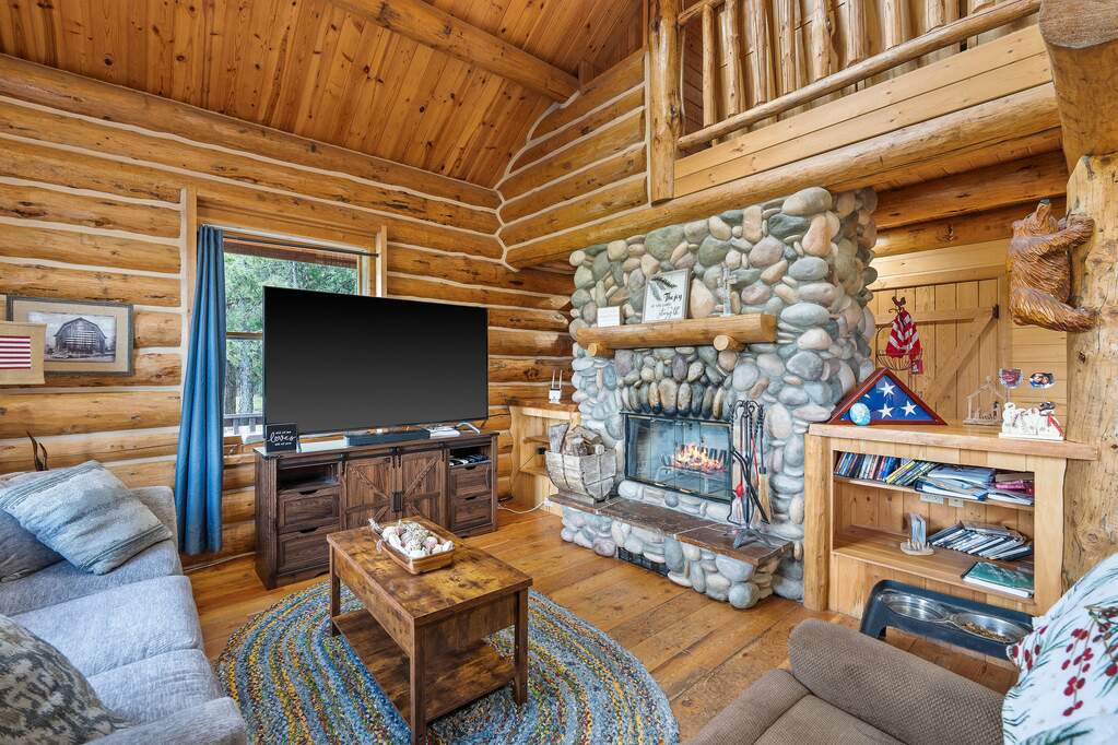 10 Bedroom Single Family Home/House's Image 90