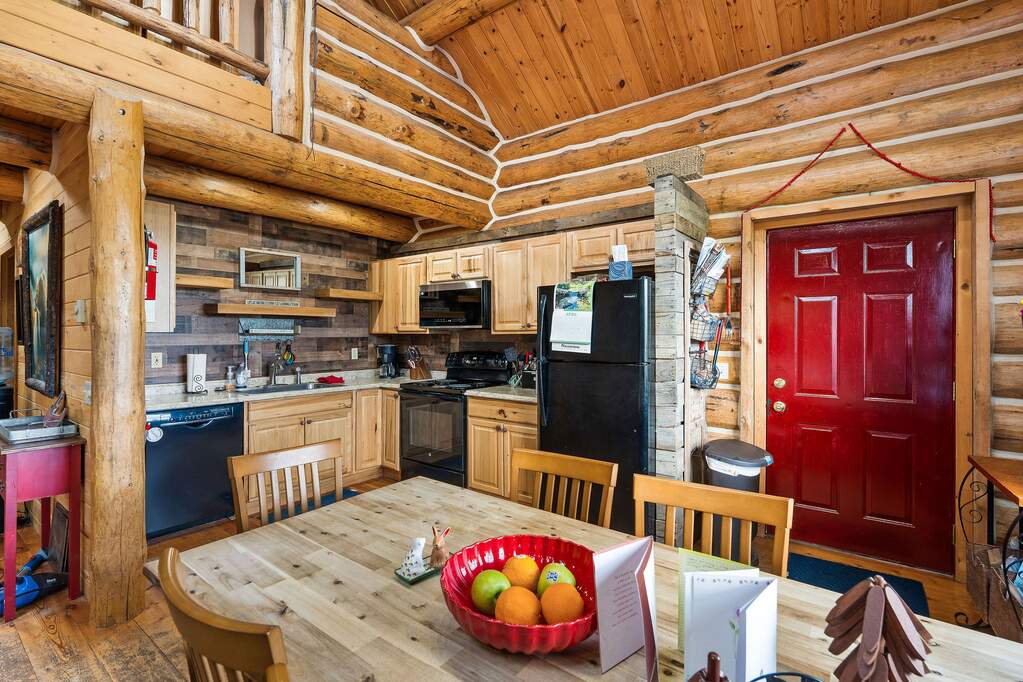 10 Bedroom Single Family Home/House's Image 91