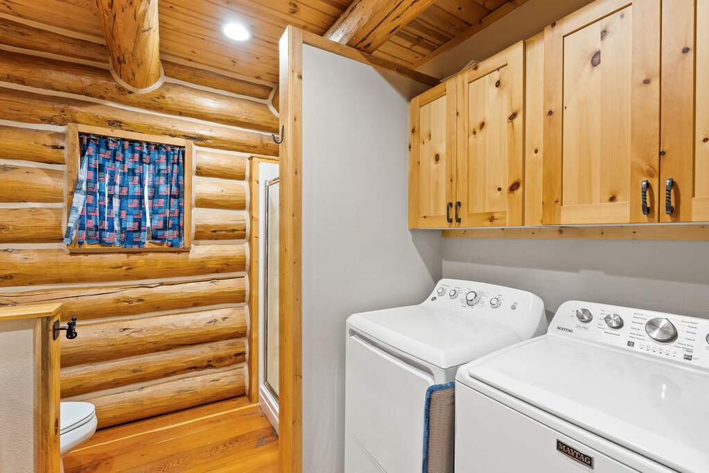 10 Bedroom Single Family Home/House's Image 93