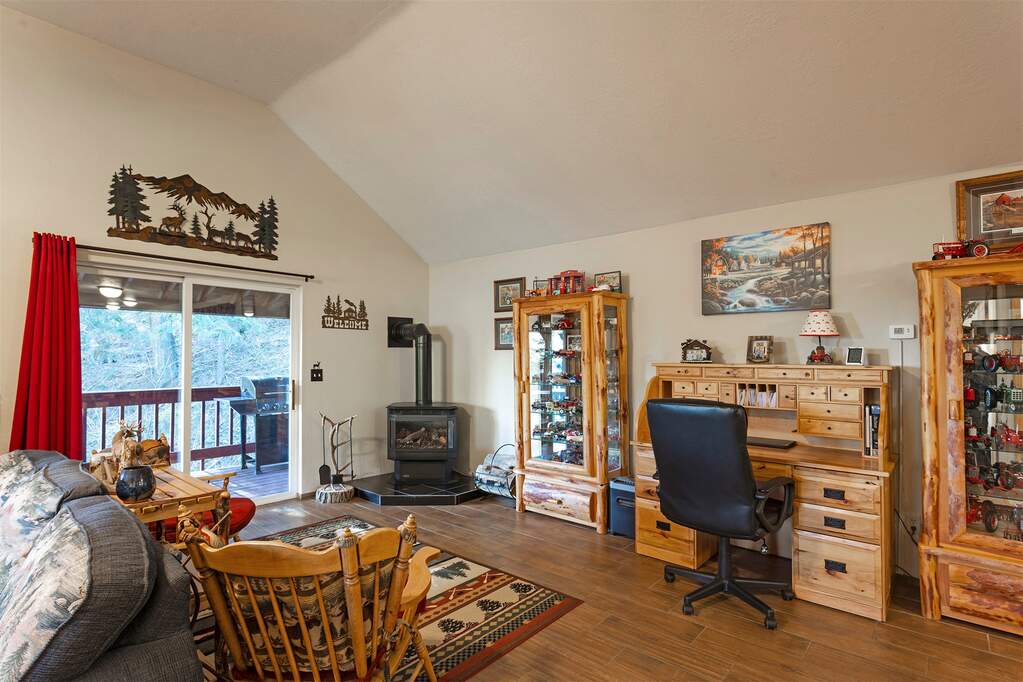 4 Bedroom Single Family Home/House's Image 12
