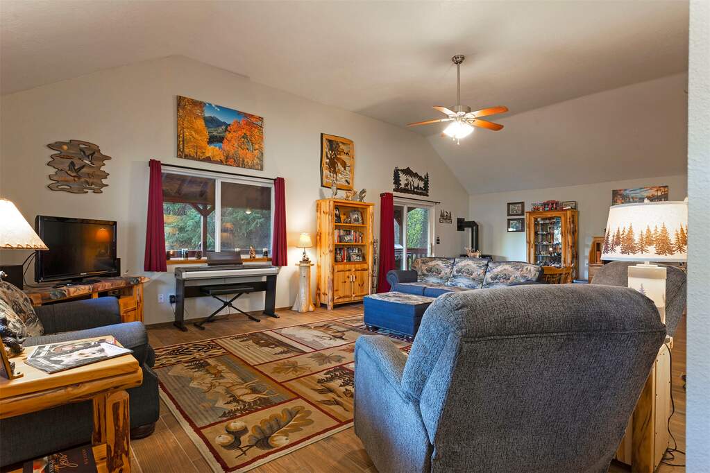 4 Bedroom Single Family Home/House's Image 16