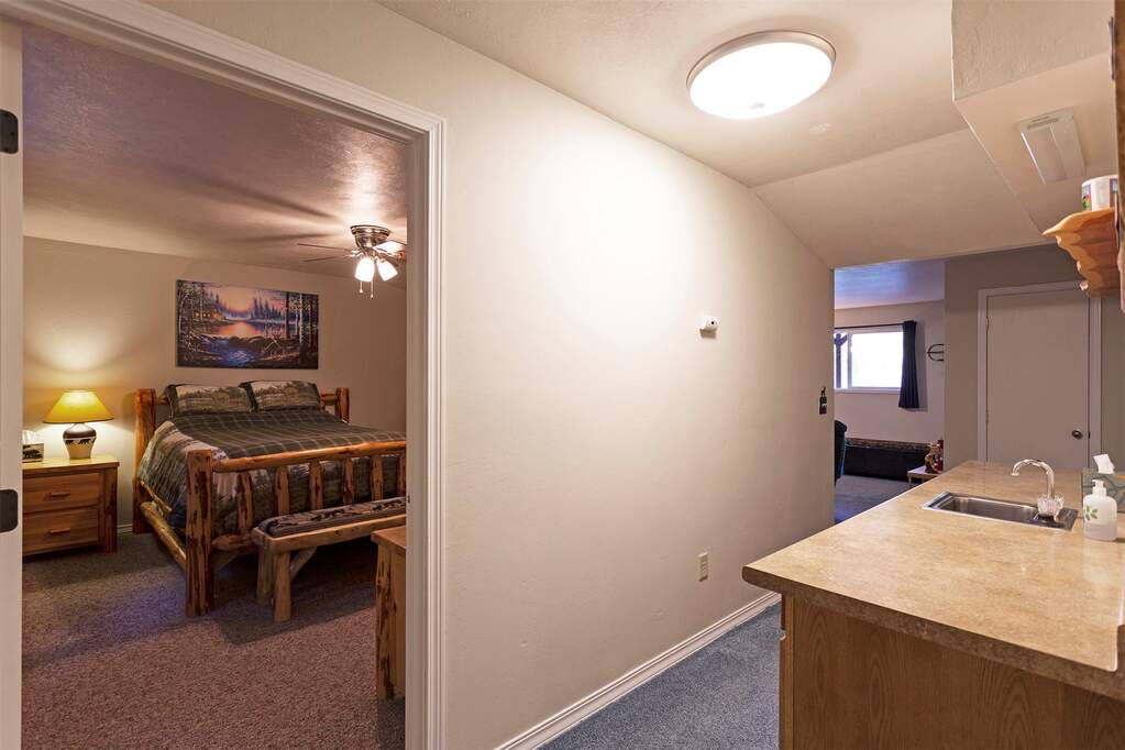 4 Bedroom Single Family Home/House's Image 34