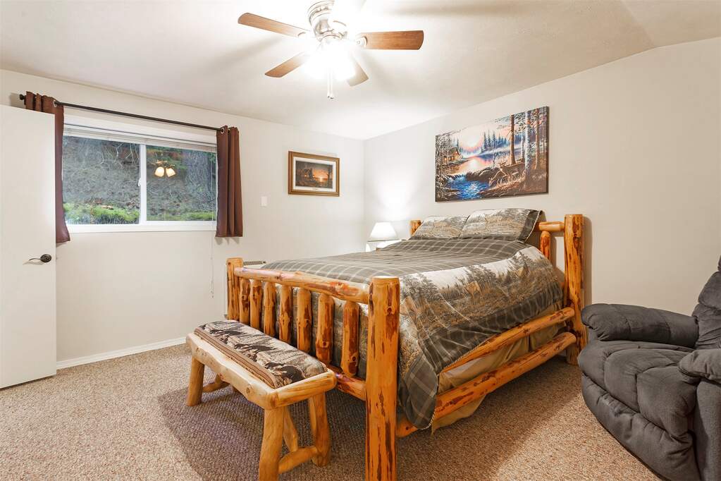 4 Bedroom Single Family Home/House's Image 35