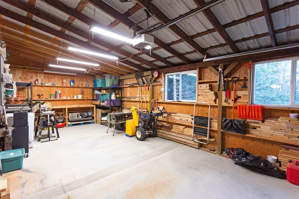 4 Bedroom Single Family Home/House's Image 37