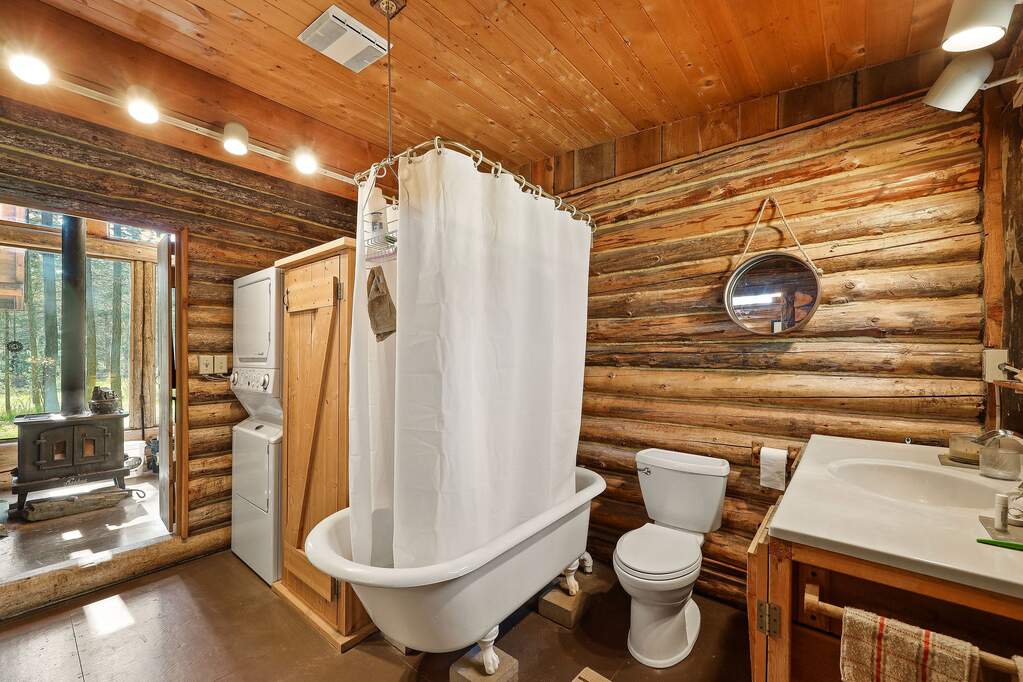 2 Bedroom Single Family Home/House's Image 10