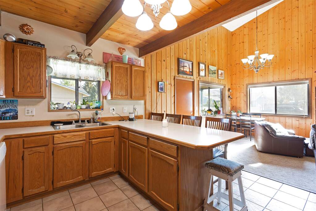 4 Bedroom Single Family Home/House's Image 14