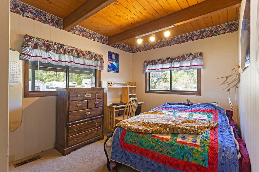 4 Bedroom Single Family Home/House's Image 25
