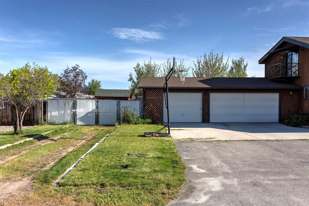 4 Bedroom Single Family Home/House's Image 38