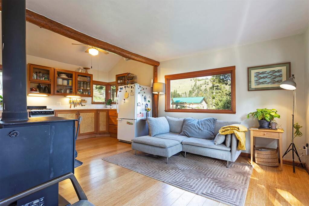 1 Bedroom Single Family Home/House's Image 10