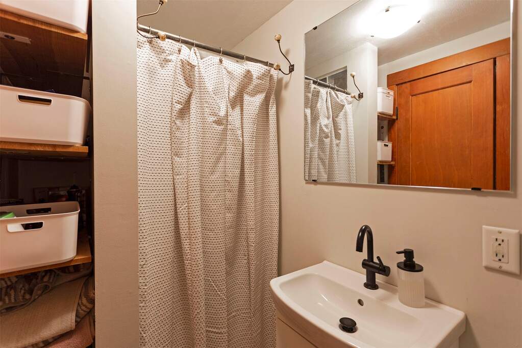 1 Bedroom Single Family Home/House's Image 18