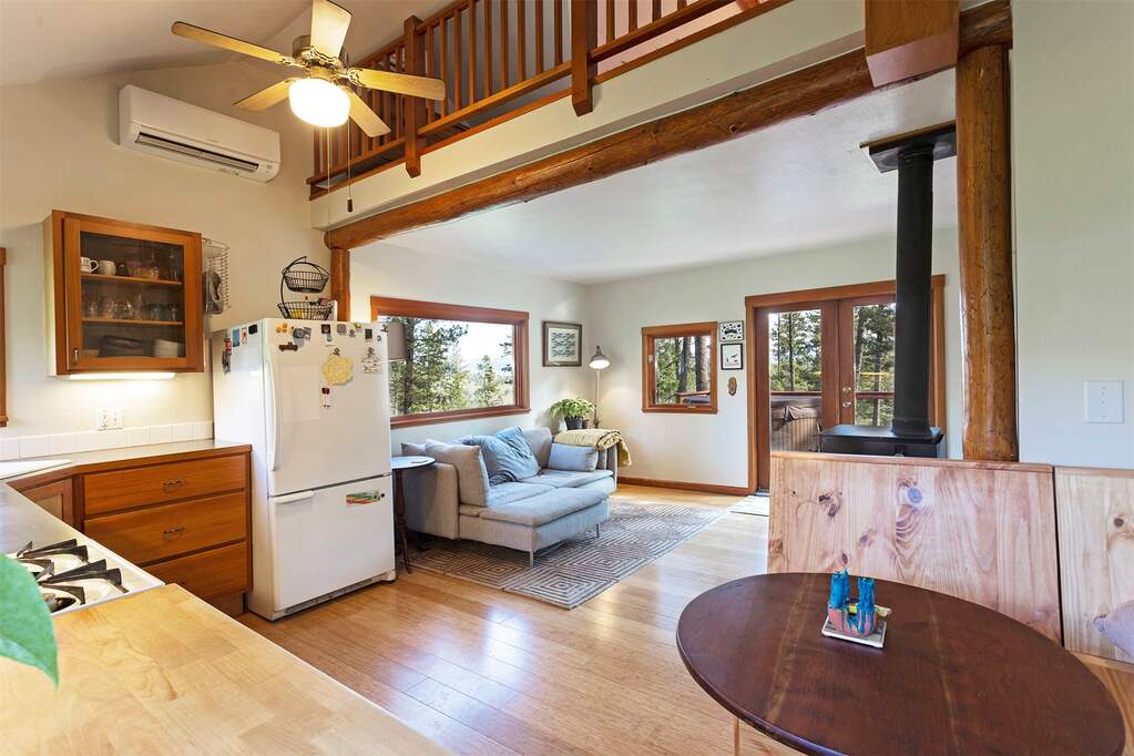 1 Bedroom Single Family Home/House's Image 4