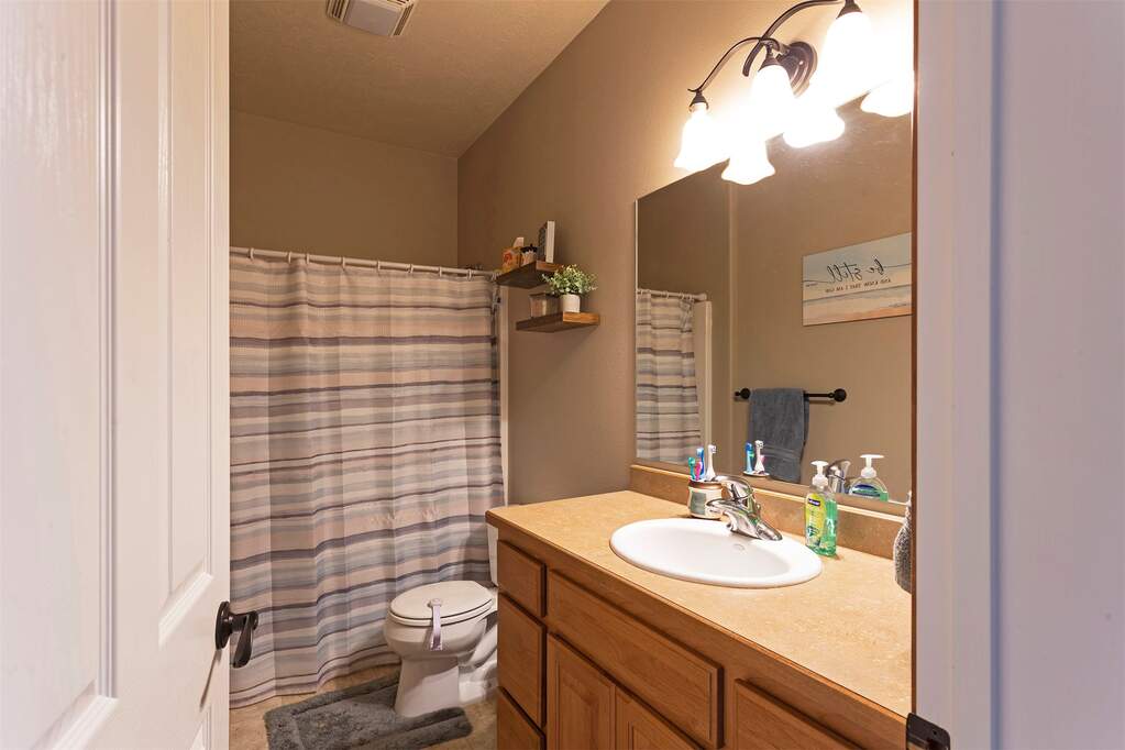 3 Bedroom Single Family Home/House's Image 23