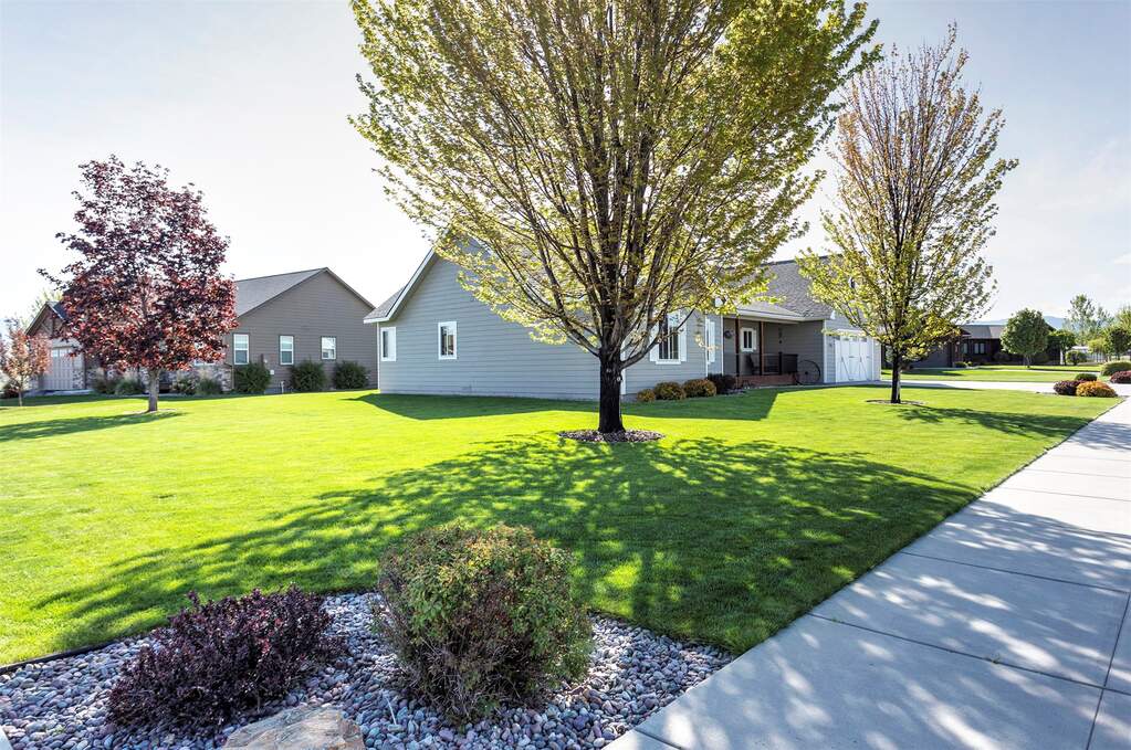 3 Bedroom Single Family Home/House's Image 27