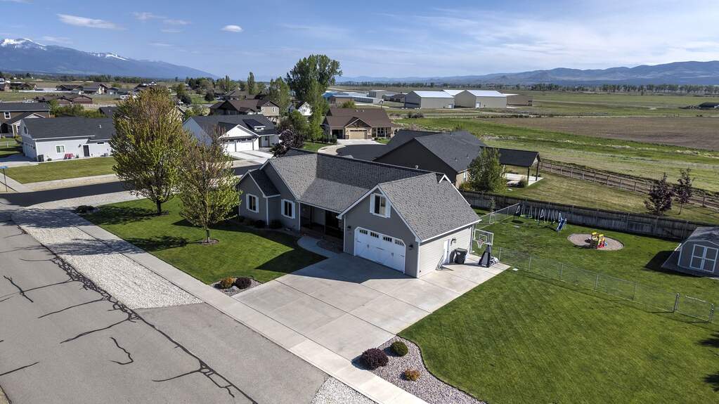 3 Bedroom Single Family Home/House's Image 31