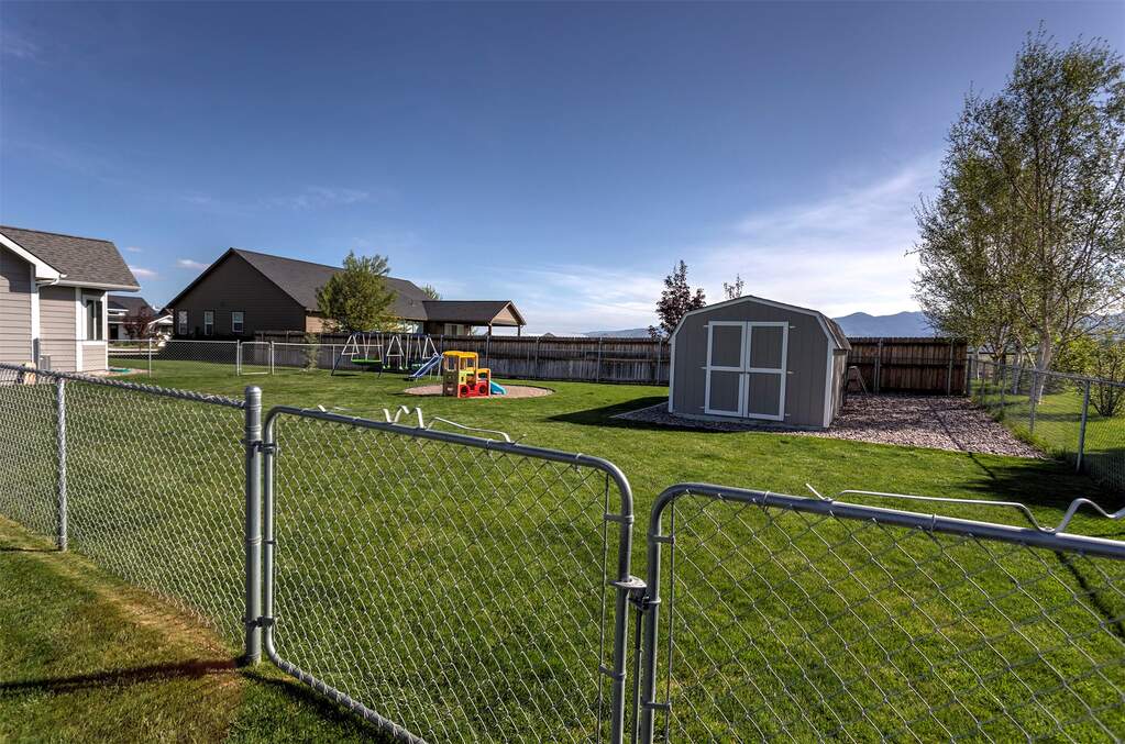 3 Bedroom Single Family Home/House's Image 35