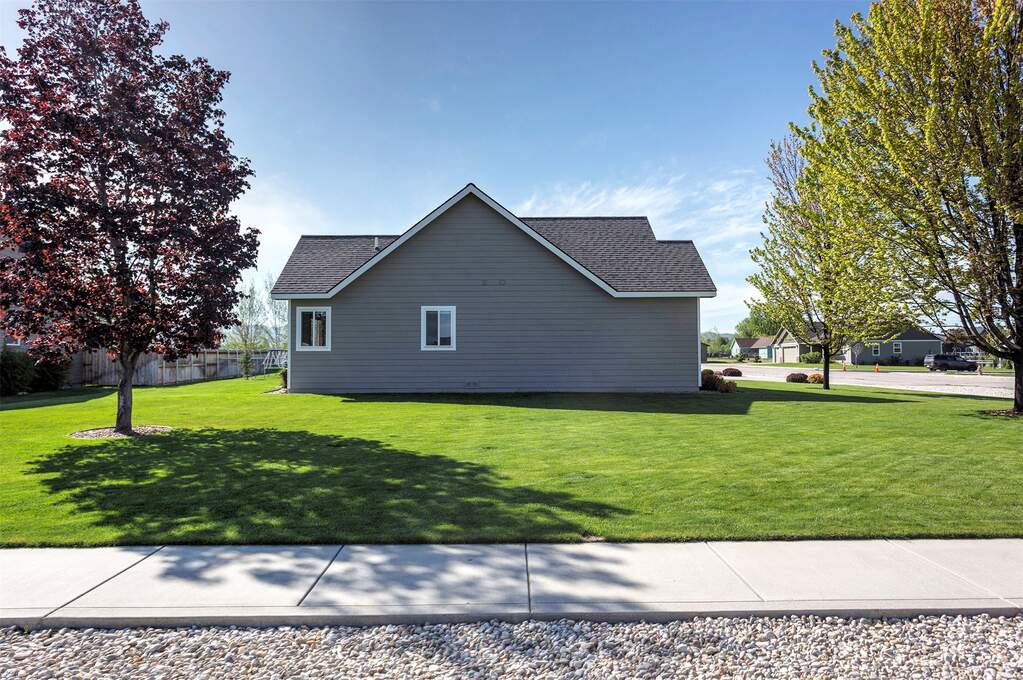 3 Bedroom Single Family Home/House's Image 38