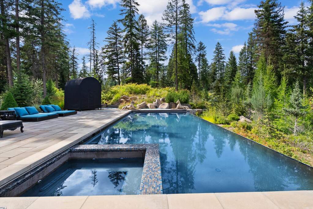 4 Bedroom Single Family Home/House's Image 31