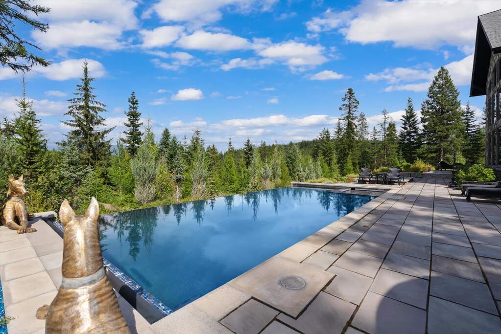 4 Bedroom Single Family Home/House's Image 32