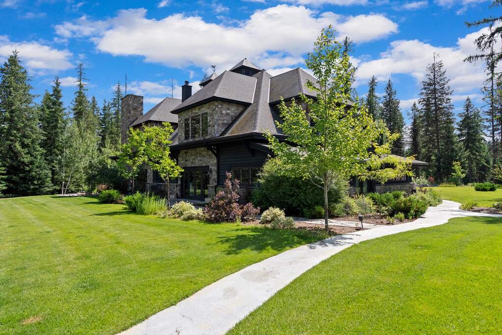 4 Bedroom Single Family Home/House's Image 39