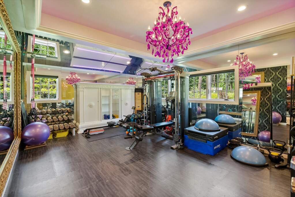 4 Bedroom Single Family Home/House's Image 60