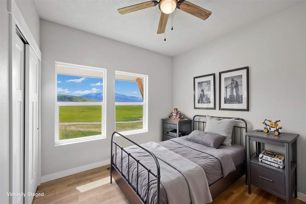 6 Bedroom Single Family Home/House's Image 15