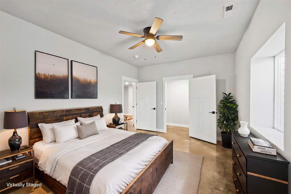 6 Bedroom Single Family Home/House's Image 30