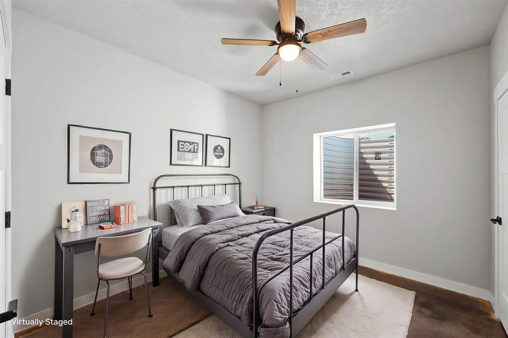 6 Bedroom Single Family Home/House's Image 32