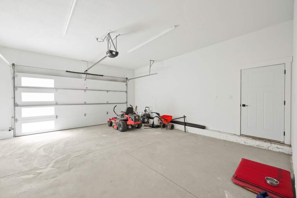 6 Bedroom Single Family Home/House's Image 36