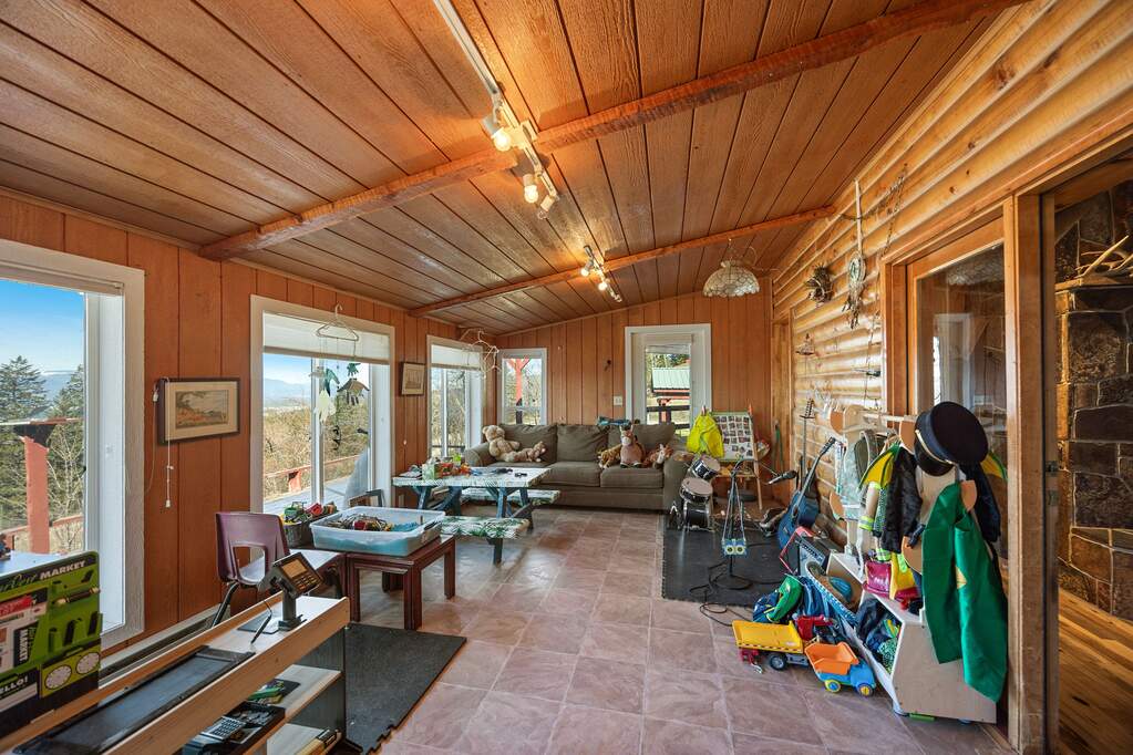 3 Bedroom Single Family Home/House's Image 27