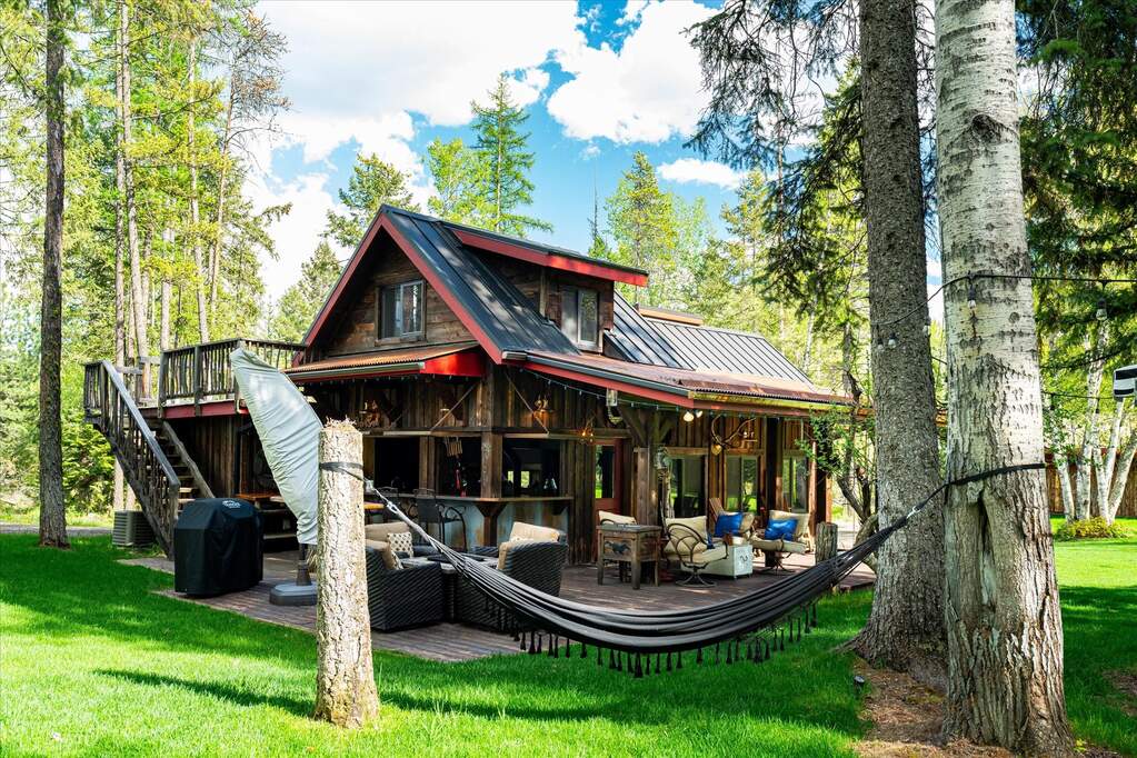 7 Bedroom Single Family Home/House's Image 28