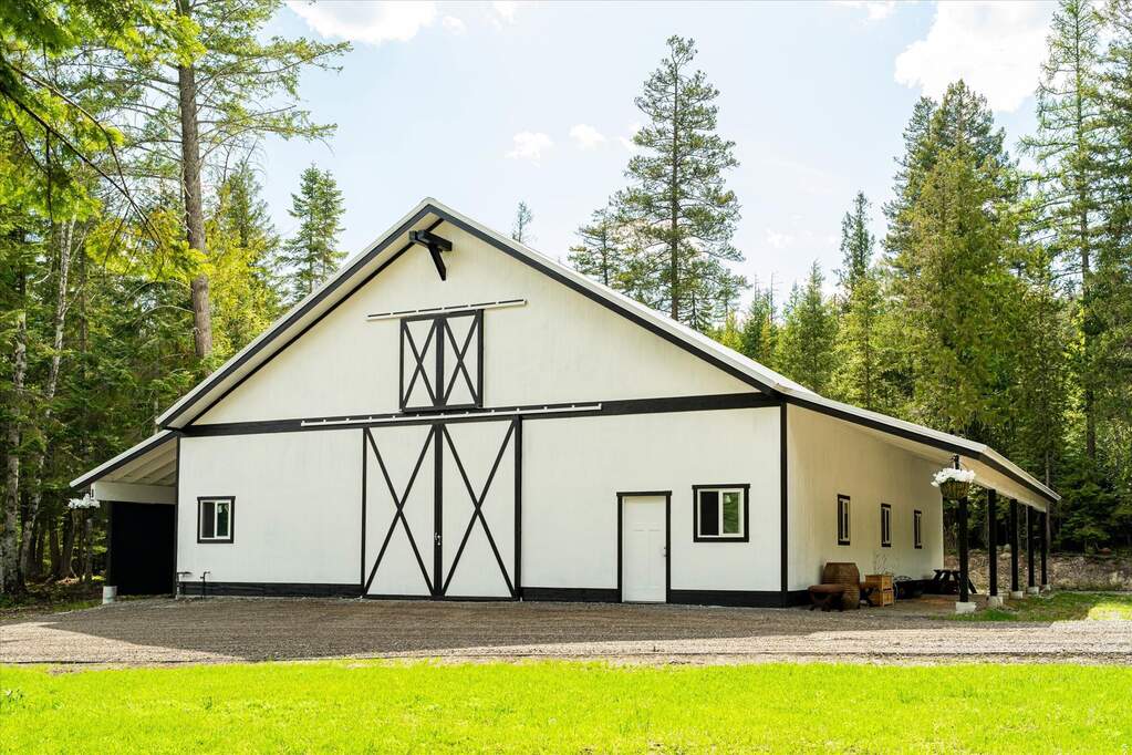 7 Bedroom Single Family Home/House's Image 64