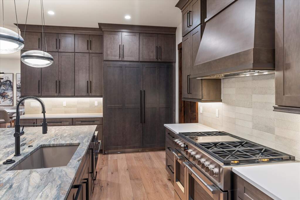 5 Bedroom Single Family Home/House's Image 11