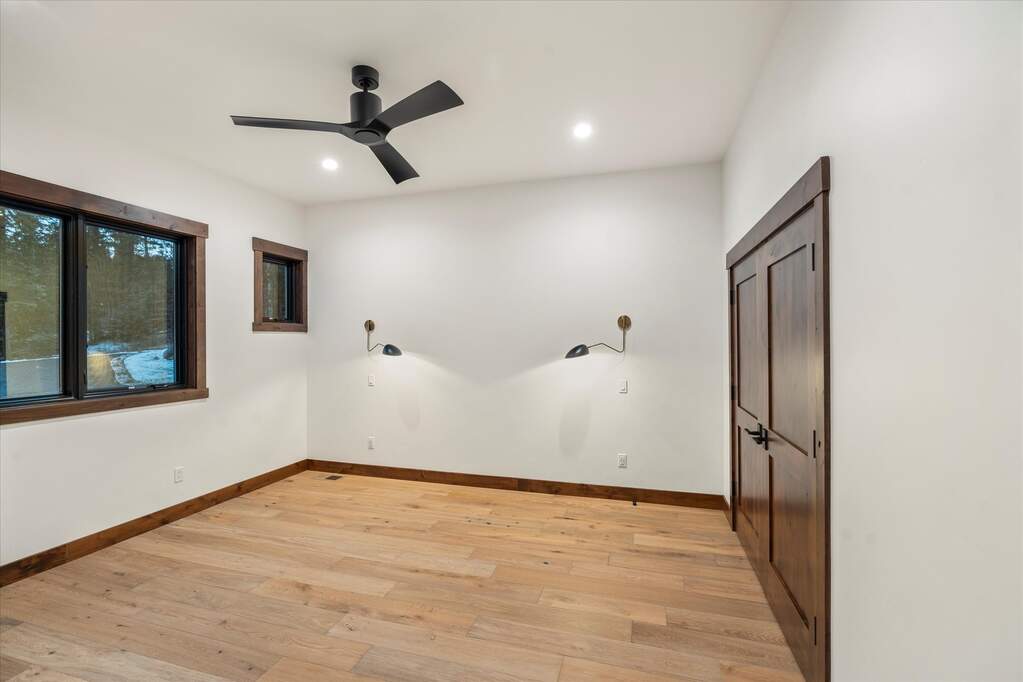 5 Bedroom Single Family Home/House's Image 27