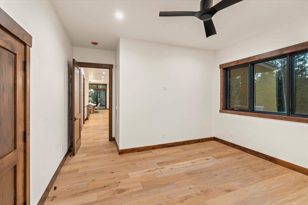 5 Bedroom Single Family Home/House's Image 28