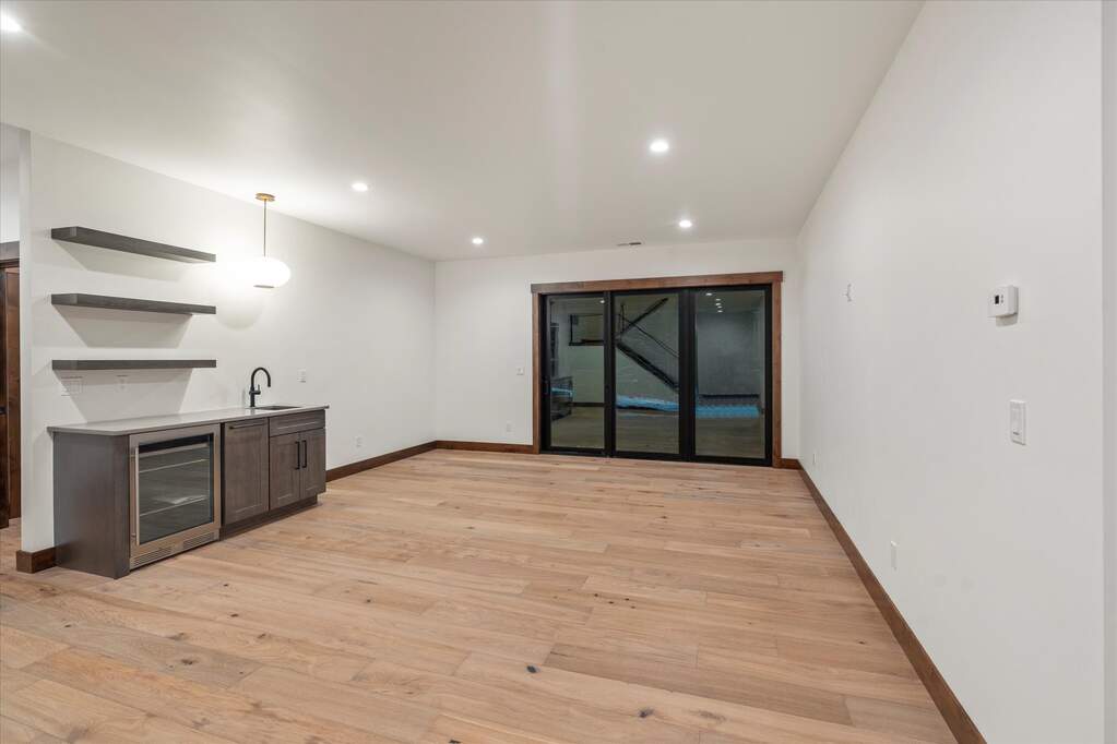 5 Bedroom Single Family Home/House's Image 33